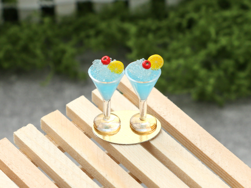 Melody Jane Dollhouse Miniature Drink Accessory – 2 Blue & Pink Cocktails With Lemon, 1:12 Scale, Perfect For Bar Or Pub Scene