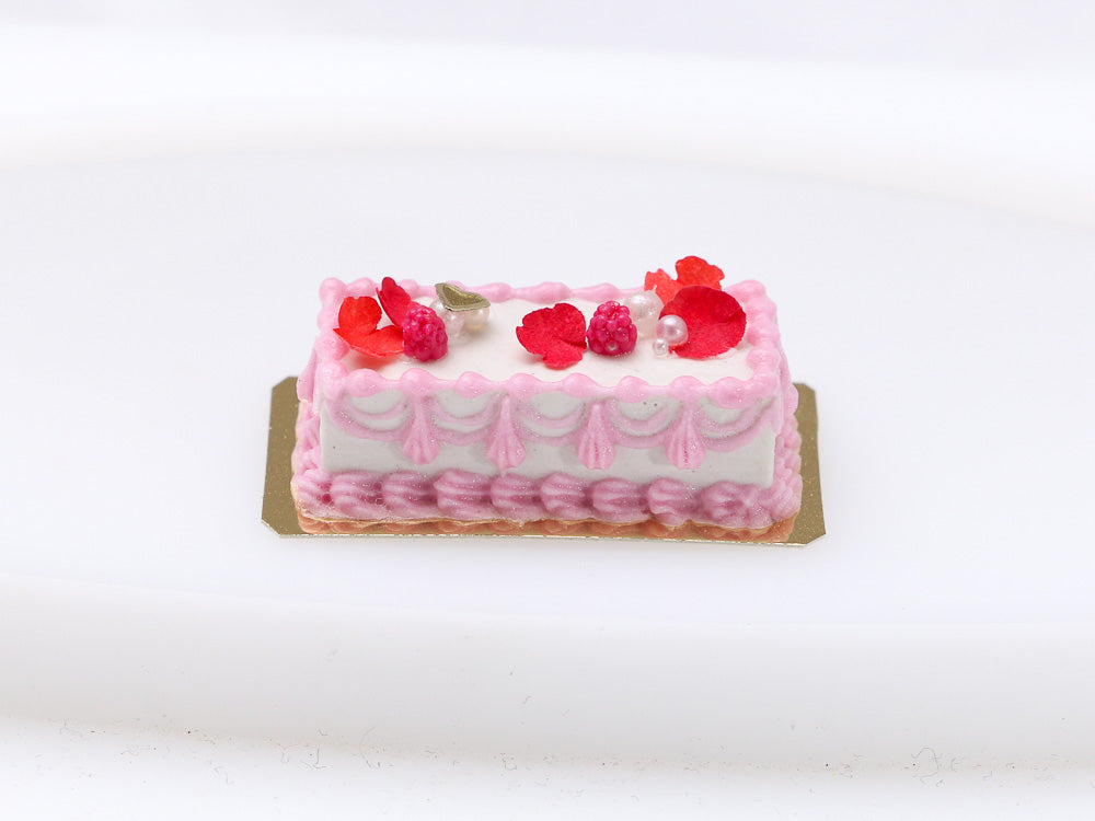 Marie-Antoinette Rectangular Cake | Red Rose Petals | Miniature