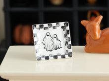 Load image into Gallery viewer, Hand-Painted Ghost Plate - 1:12 Scale Halloween Dollhouse Miniature