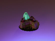 Load image into Gallery viewer, Pink Halloween Battenberg Cake Miniature – Checkered Sponge with Glowing Ghost &amp; Pink Pumpkins – 1:12 Dollhouse OOAK Handmade Food