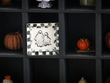 Load image into Gallery viewer, Hand-Painted Ghost Plate - 1:12 Scale Halloween Dollhouse Miniature