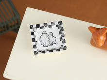 Load image into Gallery viewer, Hand-Painted Ghost Plate - 1:12 Scale Halloween Dollhouse Miniature