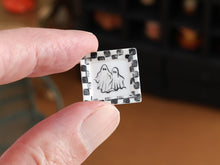 Load image into Gallery viewer, Hand-Painted Ghost Plate - 1:12 Scale Halloween Dollhouse Miniature