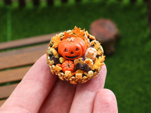 Happy Jack Pumpkin Halloween Hamper - 1:12 Scale Miniature Decoration for Dollhouses