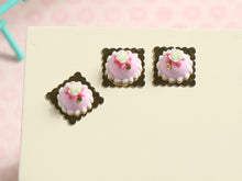 Load image into Gallery viewer, Pink Princess Dome Cake with Rose Decoration - Individual Pastry - Handmade miniature dollhouse food