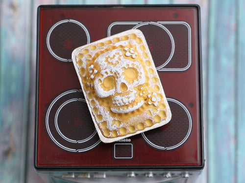 Halloween Pie with Skull Decoration - Handmade Miniature Food