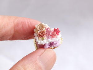 Heartshaped Christmas / Winter Cake with Roses - OOAK - Handmade Miniature Food