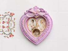 Load image into Gallery viewer, Pink Shabby Chic Heart-Shaped Photo Frame, Vintage Family - Dollhouse Miniature