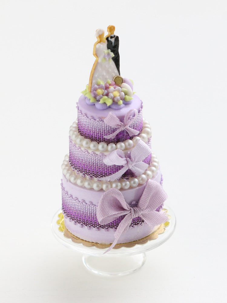 Miniature wedding cake with bride and groom decoration - handmade dollhouse food
