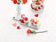 Load image into Gallery viewer, 1:12 Scale Handmade Cupcakes Presentation - Miniature Dollhouse Food