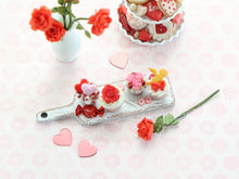 Load image into Gallery viewer, 1:12 Scale Handmade Cupcakes Presentation - Miniature Dollhouse Food