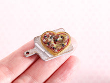 Load image into Gallery viewer, 1:12 Scale Miniature Heart-shaped Pizza on Wooden Board with Knife - Dollhouse Food