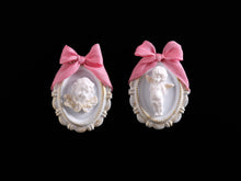 Load image into Gallery viewer, 1:12 Scale Pair of Cupid Decorations - Handmade Dollhouse Miniature