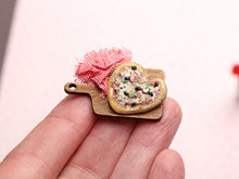 Load image into Gallery viewer, 1:12 Scale Miniature Heart-shaped Pizza on Wooden Board with Towel - Dollhouse Food