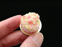 Load image into Gallery viewer, Vintage Cake (E) - Handmade Miniature Dollhouse Food
