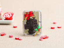 Load image into Gallery viewer, Chocolate Christmas Tree Gift Box (Sapin de noël en chocolat) - Miniature Food