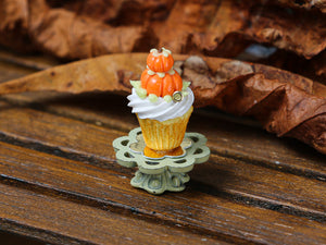 Autumn Showstopper Cupcake, Pumpkin Pile (F)