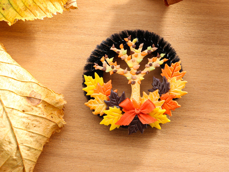 Miniature Decorative Autumn Wreath (C) Autumn Tree and Leaves (Black)