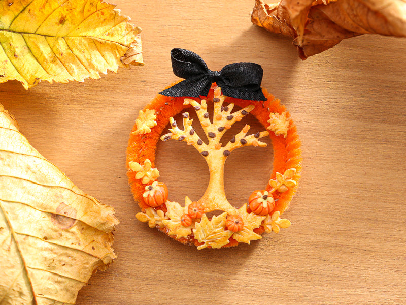 Miniature Decorative Autumn Wreath (A) Autumn Tree, Leaves, Pumpkins