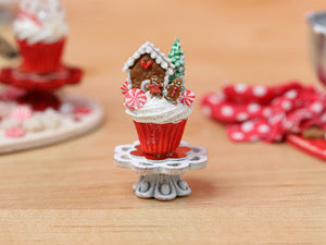 Showstopper Christmas Cupcake Gingerbread House & People H - Miniature Food