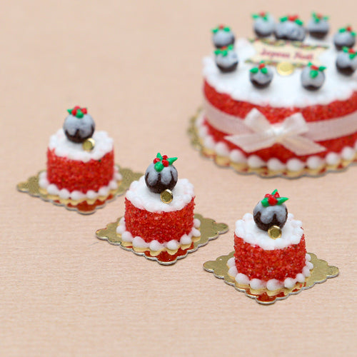 Genoise Cake Decorated with Tiny Christmas Pudding - Miniature Food