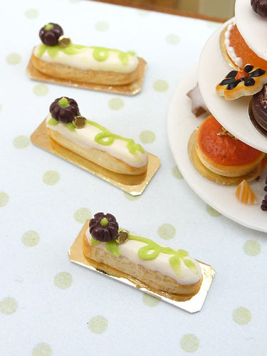 Pumpkin Patch Eclair - 12th Scale French Miniature Food