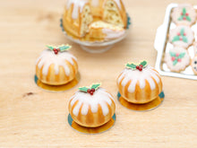 Load image into Gallery viewer, Christmas Pudding Vanilla Cake Decorated with Holly - Miniature Food