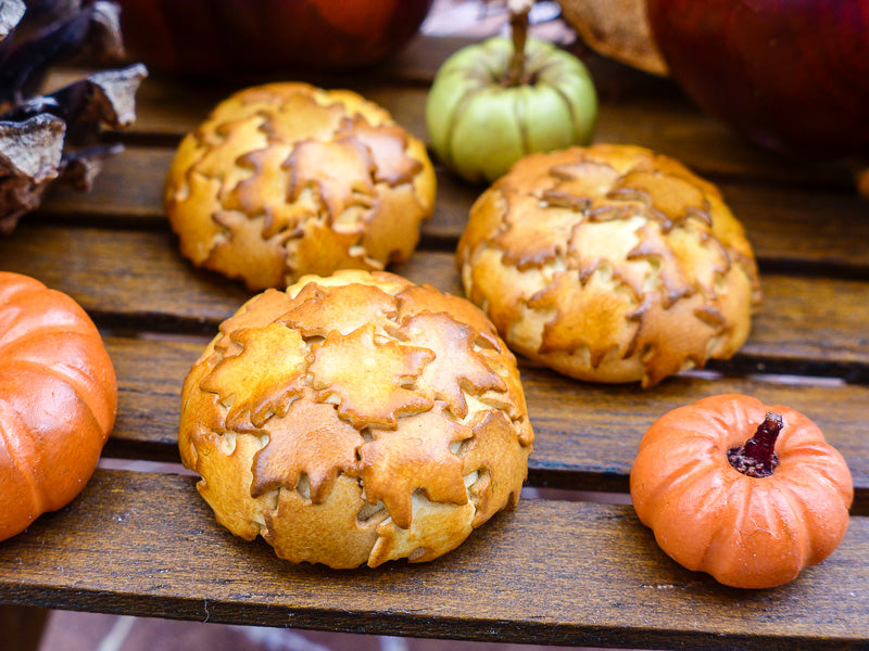 Autumn Leaf Loaf of Bread with Slice Spread with Jelly (Jam) - 12th Sc –  Paris Miniatures