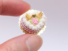 Load image into Gallery viewer, Le Valentin 2022 &quot;Love Birds&quot; Heart-shaped Cream Cake in Pink or Red - Handmade Miniature Food