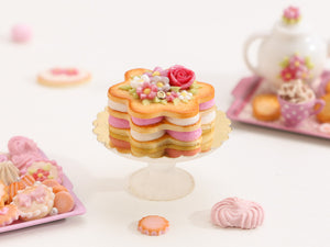 Flower Shaped Millefeuille Cream-Filled Sablé decorated with Pink Rose & Blossoms