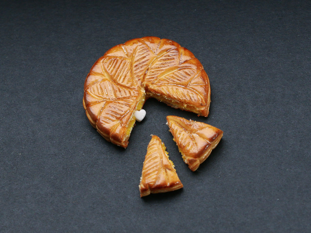 Galette des Rois, Cut with Heart-Shaped Fève and 2 Slices - French Epiphany Pastry (M) - 12th Scale Miniature Food