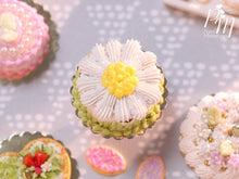 Load image into Gallery viewer, Daisy Cake with Ladybirds - Miniature Food