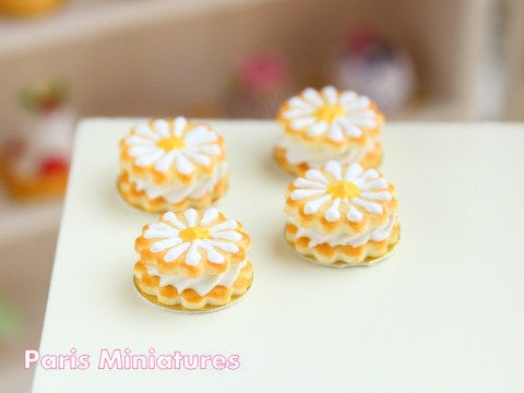 French Sablé Chantilly Marguerite - Cream-Filled Daisy Cookie – Handmade Miniature Food