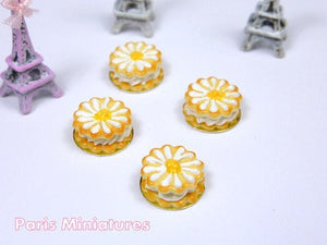 French Sablé Chantilly Marguerite - Cream-Filled Daisy Cookie – Handmade Miniature Food